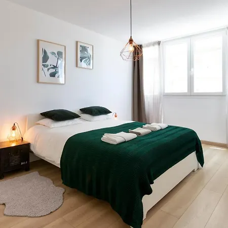 And Sea View Apartment Marbella